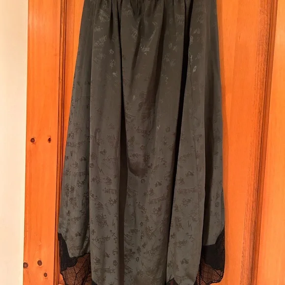 Zadig and Voltaire green and black lace skirts - Picture 2 of 5